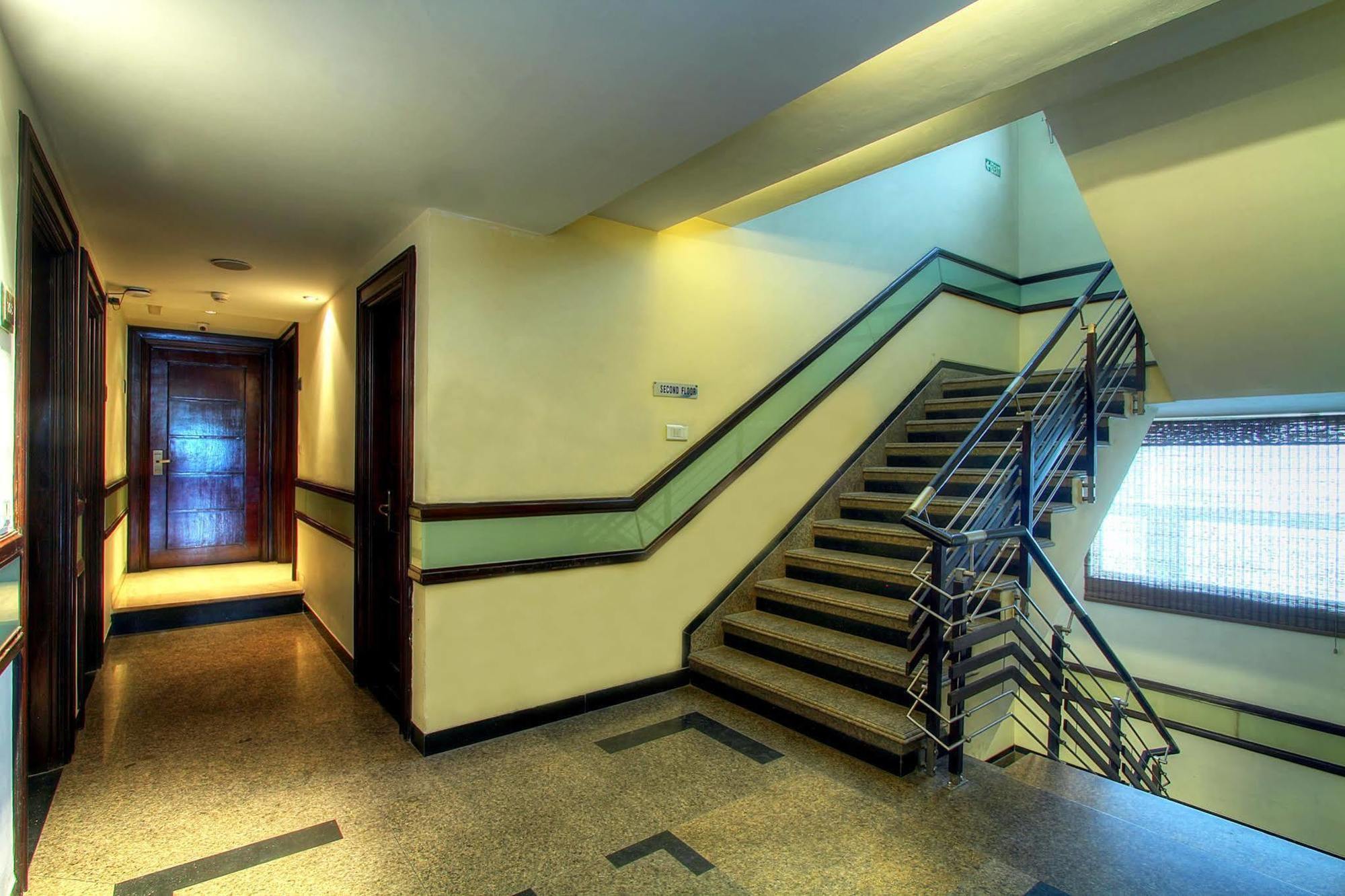 Hotel Treebo Trend Freesia New Delhi