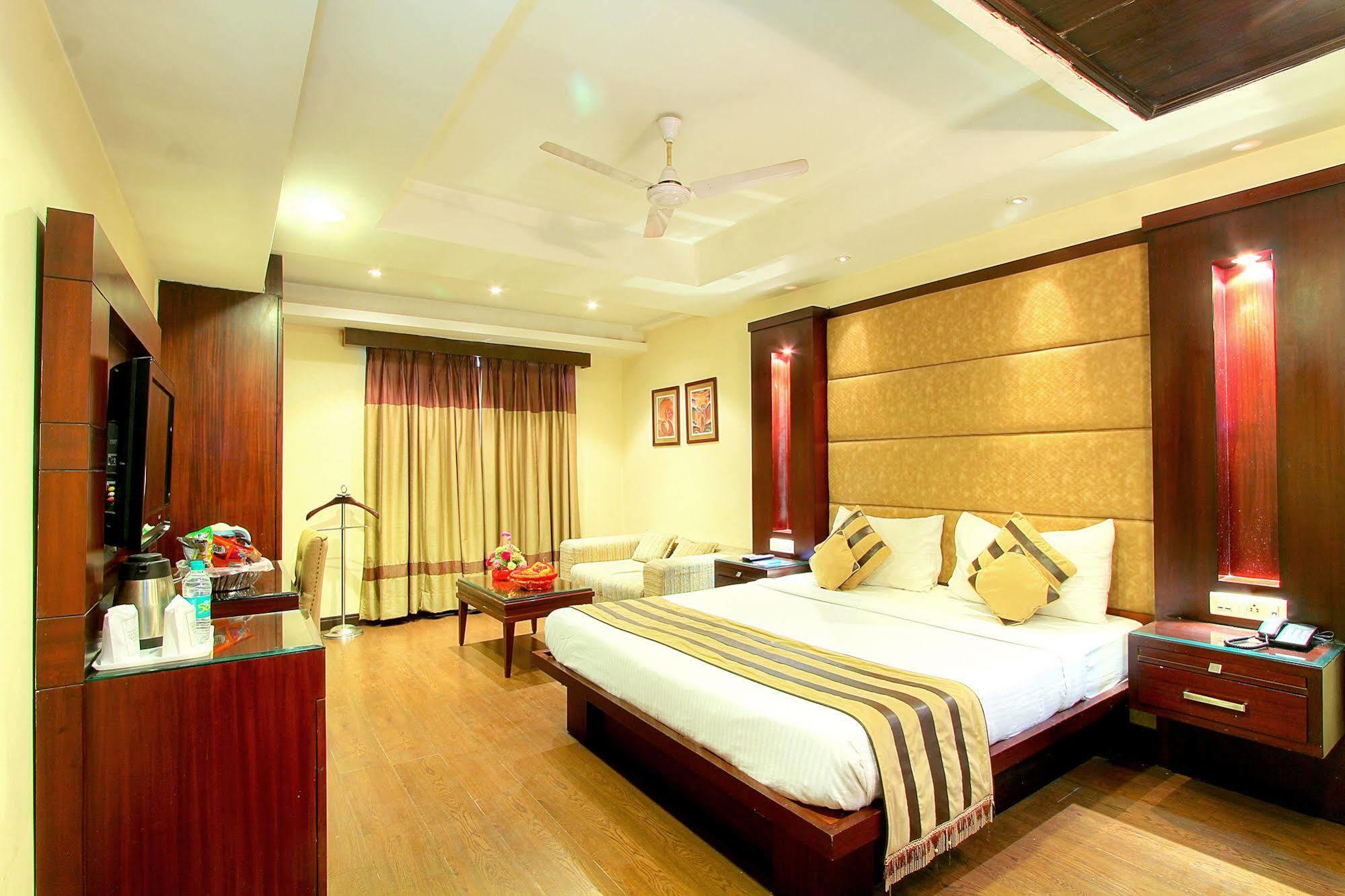 Hotel Treebo Trend Freesia New Delhi