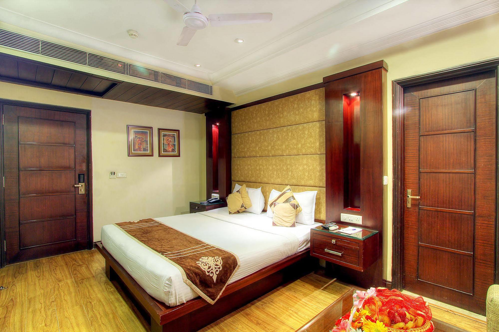 Treebo Trend Freesia Hotel
